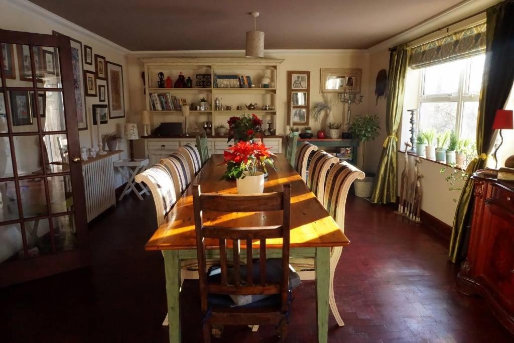 Innis House Insch Kültér fotó